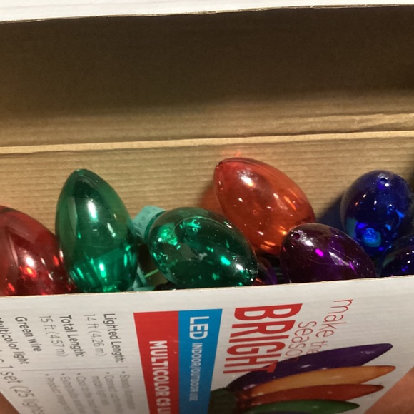 Christmas Lights Multicolor C9 LED  New Indoor/Outdoor Use 14 ft lighted length - Picture 6 of 9